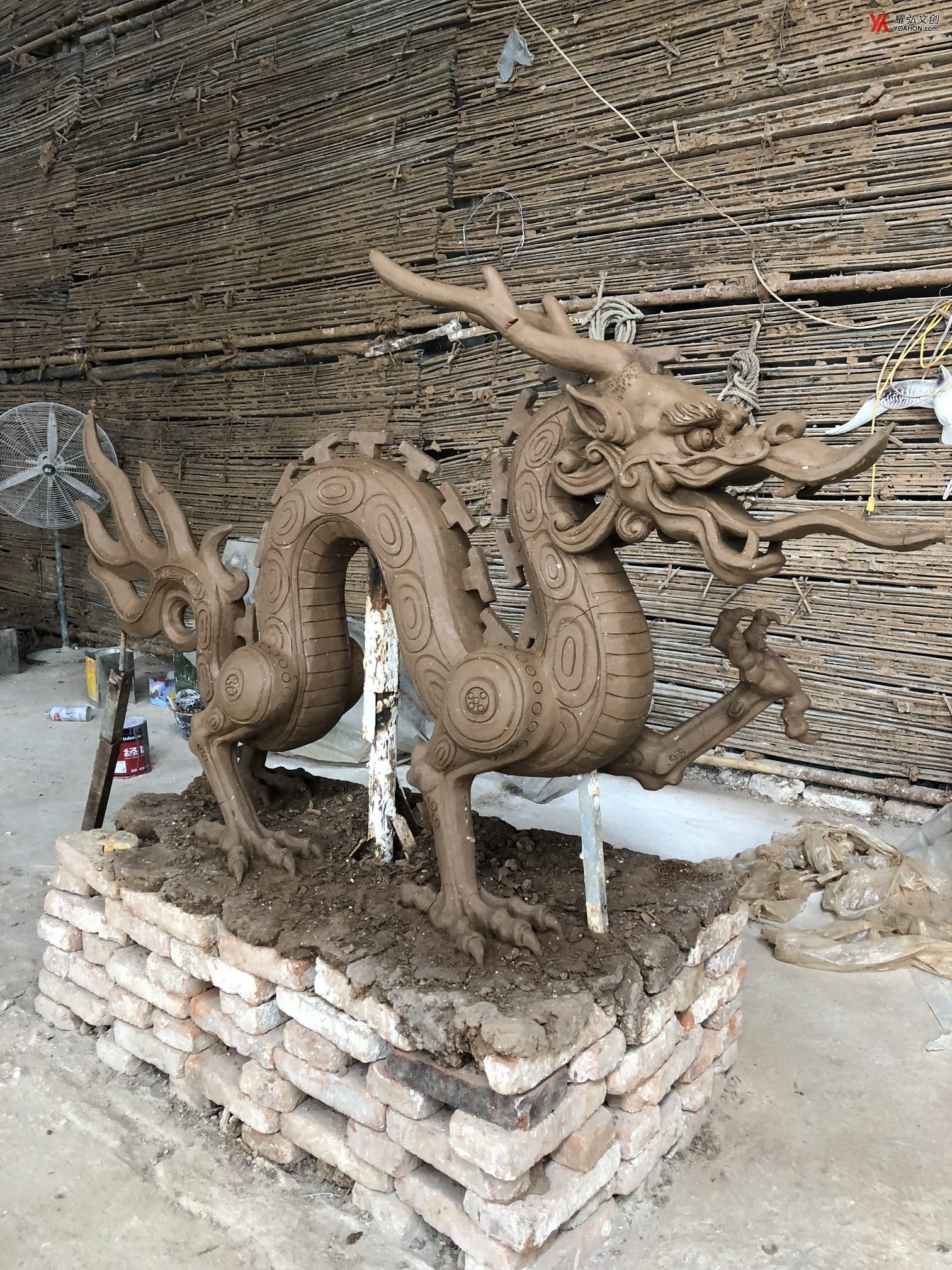 青铜青龙雕塑泥稿