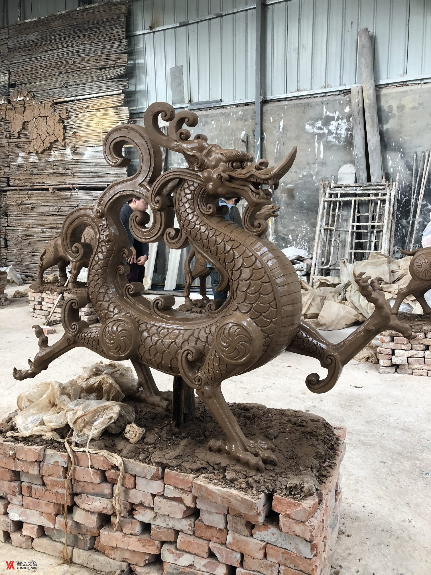 青铜龙造型雕塑泥稿